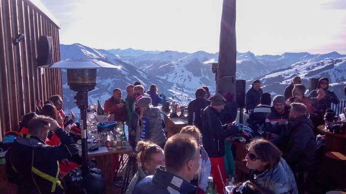 Montana Royal drinks & beverage. Alpinclub Saalbach Hinterglemm. Gipfelstation Kohlmaisbahn
