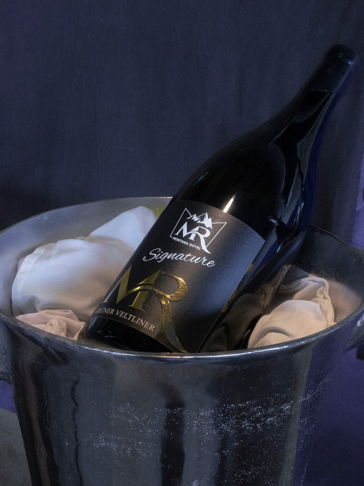 Montana Royal drinks & beverage. Alpinclub Saalbach Hinterglemm. Gipfelstation Kohlmaisbahn